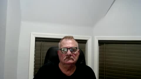 oldguybigd online show from June 18, 6:46 am