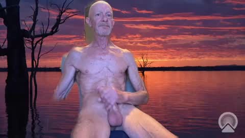 Snapshot of oldmanshane chatting on August 8, 9:50 pm oldmanshane online show from August 8, 9:50 pm
