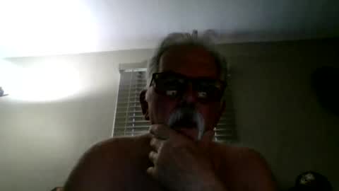 Snapshot of oldmiguy chatting on June 21, 9:17 pm OldMIGUY online show from June 21, 9:17 pm