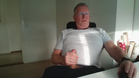 oldth online show from January 9, 11:03 am