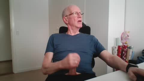 Snapshot of oldth chatting on February 17, 11:50 am oldth online show from February 17, 11:50 am