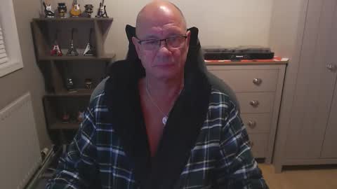 oldveteranuk online show from September 23, 4:26 am