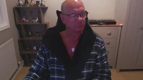 oldveteranuk online show from October 6, 3:59 am