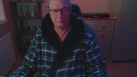 oldveteranuk online show from November 24, 5:07 am