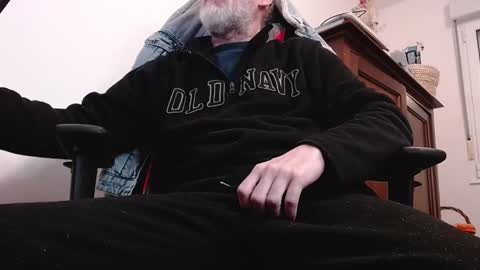 Snapshot of oldwolfman chatting on February 5, 8:32 am oldwolfman online show from February 5, 8:32 am