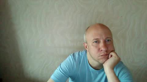Snapshot of oleg365 chatting on November 7, 7:19 am figaro online show from November 7, 7:19 am