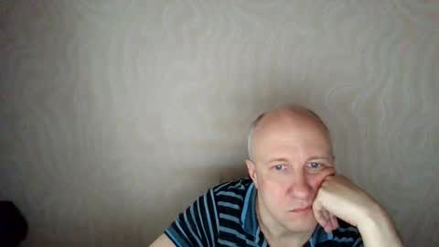 Snapshot of oleg365 chatting on February 24, 8:01 am figaro online show from February 24, 8:01 am