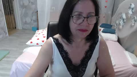 OlgaHottie online show from May 7, 11:43 pm