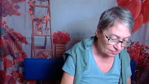 Snapshot of olgaluck chatting on February 13, 6:53 am OlgaLuck online show from February 13, 6:53 am