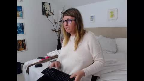 Olga Pavlova online show from April 23, 11:31 am