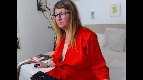 Olga Pavlova online show from May 3, 2:01 pm