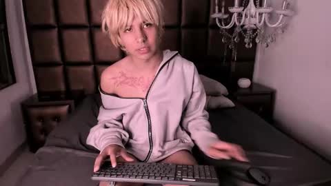 oliiverr22 online show from November 15, 2:13 pm