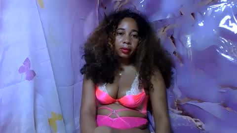 olinaa online show from June 8, 1:28 am