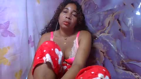olinaa online show from June 27, 1:54 am