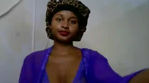 olinah610 online show from June 19, 1:26 pm