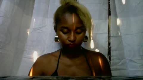 olinah610 online show from July 11, 3:42 am