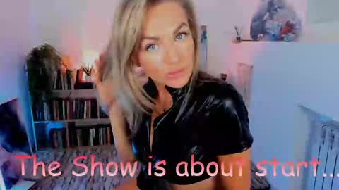 oliva_candy online show from December 16, 1:54 pm