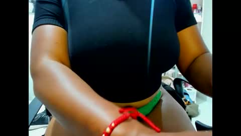 olivahot30 online show from December 26, 4:32 am