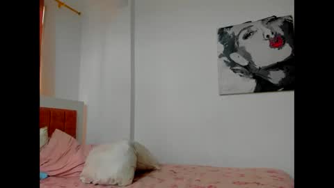 olivahot30 online show from December 29, 7:32 pm