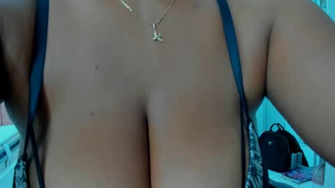 olivahot30 online show from February 26, 3:19 pm