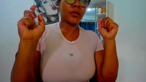 olivahot30 online show from September 11, 3:56 pm