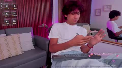 oliver20__ online show from July 27, 10:50 pm