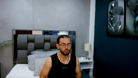 Oliver Blanc online show from April 15, 11:50 am