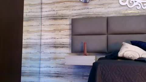 Oliver  online show from January 11, 11:32 pm