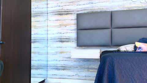 Oliver  online show from January 17, 11:52 pm