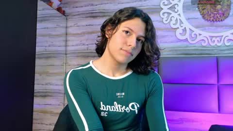 Snapshot of oliver__brown chatting on June 5, 11:10 pm Oliver online show from June 5, 11:10 pm