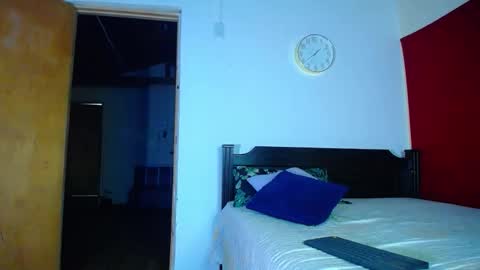 Snapshot of oliver_and_megan chatting on September 25, 6:39 am Oliver and MeganIndependent online show from September 25, 6:39 am