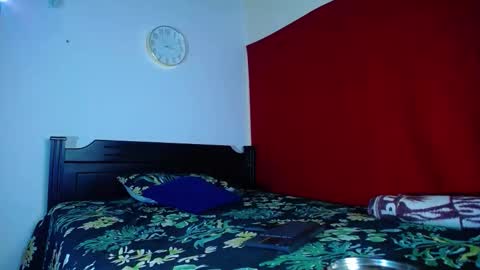 Snapshot of oliver_and_megan chatting on October 4, 8:23 am Oliver and MeganIndependent online show from October 4, 8:23 am