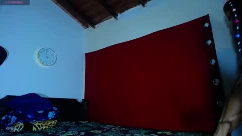 Oliver and MeganIndependent online show from November 9, 8:01 am