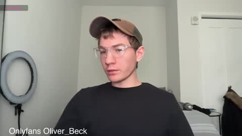 Snapshot of oliver_beck chatting on November 28, 7:49 pm Oliver Beck online show from November 28, 7:49 pm