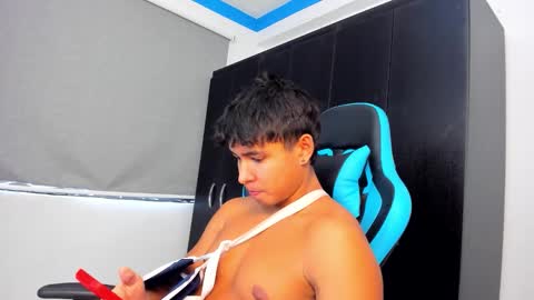 Oliver bray online show from October 19, 3:56 pm