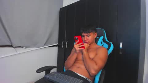 Oliver bray online show from November 22, 3:05 am