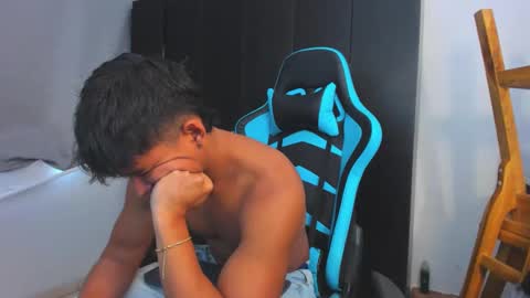 Oliver bray online show from November 23, 3:34 pm