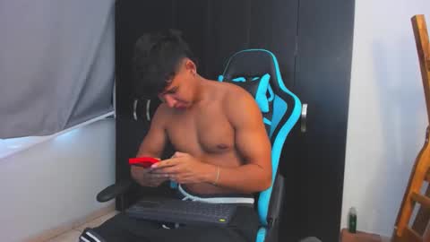 Oliver bray online show from November 29, 3:04 pm