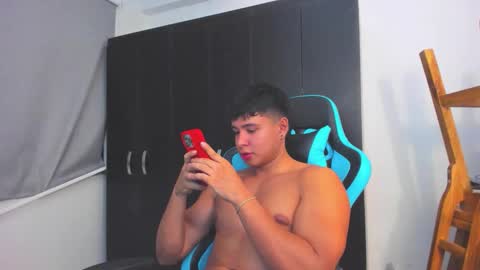 Oliver bray online show from December 4, 4:33 am