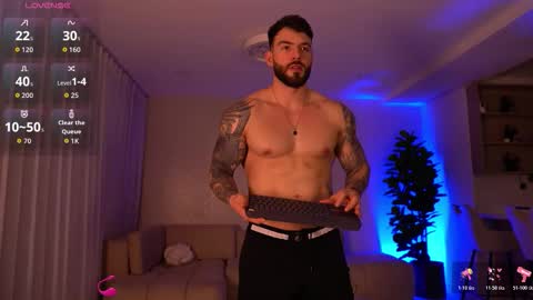 Snapshot of oliver_colt__ chatting on October 22, 11:26 pm oliver_colt__ online show from October 22, 11:26 pm