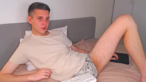 Snapshot of oliver_hort chatting on October 12, 10:47 am Oliver online show from October 12, 10:47 am