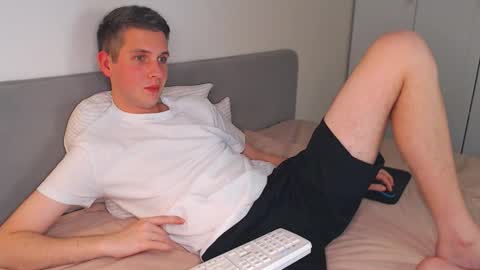 Snapshot of oliver_hort chatting on October 22, 5:45 pm Oliver online show from October 22, 5:45 pm