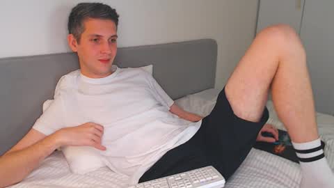 Snapshot of oliver_hort chatting on November 5, 5:35 pm Oliver online show from November 5, 5:35 pm