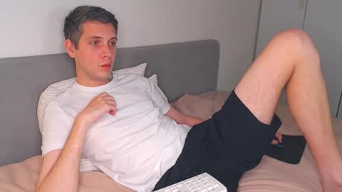 Snapshot of oliver_hort chatting on November 10, 3:33 pm Oliver online show from November 10, 3:33 pm