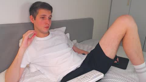 Snapshot of oliver_hort chatting on November 18, 4:55 pm Oliver online show from November 18, 4:55 pm