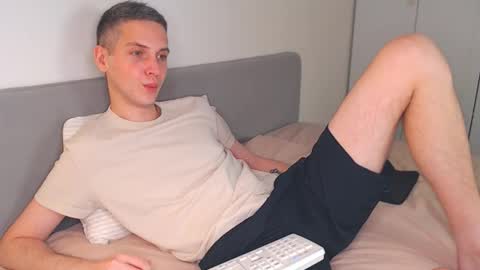 Snapshot of oliver_hort chatting on November 27, 12:51 pm Oliver online show from November 27, 12:51 pm