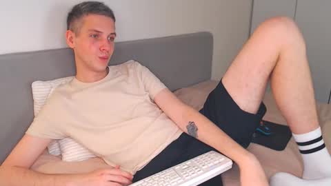 Snapshot of oliver_hort chatting on November 30, 1:04 pm Oliver online show from November 30, 1:04 pm