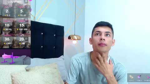 Oliver  Smith online show from January 15, 5:05 pm