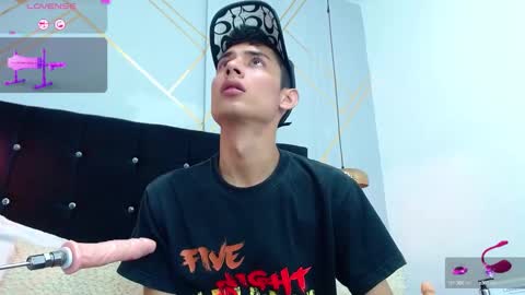 Oliver  Smith online show from February 1, 3:50 pm