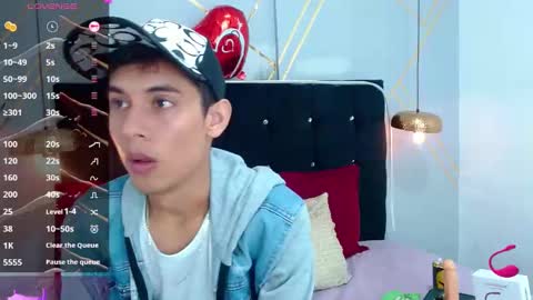 Oliver  Smith online show from March 8, 5:54 pm